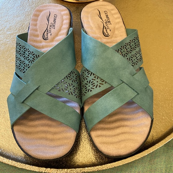 NWT Comfort Stride by Easy Street - Picture 5 of 7